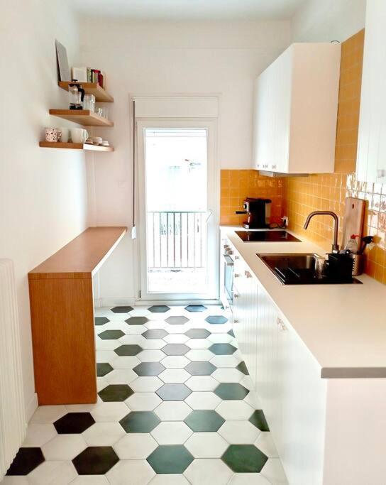 Stylish City Flat Near Promenade Thessaloníki Ngoại thất bức ảnh